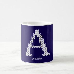 Gemütlicher gestrickter Alphabetbuchstabe A Kaffeetasse