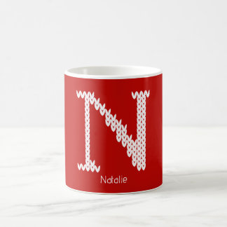 Gemütlicher gestrickter Buchstabe N Kaffeetasse