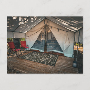 Gemütlicher Glamping-Zelt Familienurlaub Postkarte