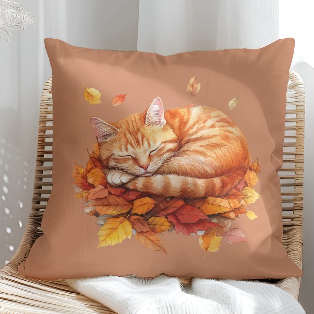 Gemütlicher Schlafginger Cappella Santa Maria degl Kissen (Cozy Sleeping Ginger Cat Terracotta Pillow on a sunny boho armchair)