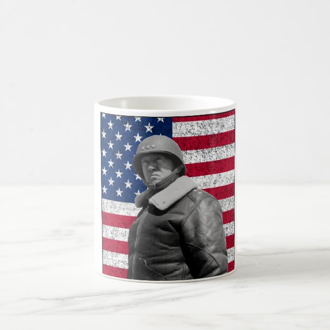 General Patton und die amerikanische Flagge Kaffeetasse (Mittel)