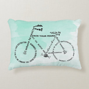 Genießen Sie das Reise-Wort-Kunst-Fahrrad über Zierkissen