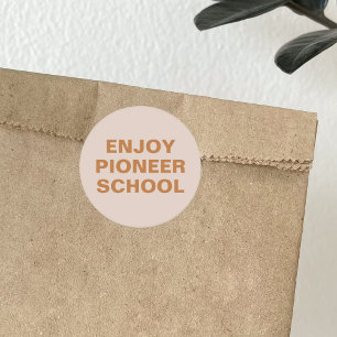 Genießen Sie die Pioneer Schule Runder Aufkleber