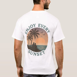 "Genießen Sie jeden Sonnenuntergang - Retro Beach" T-Shirt