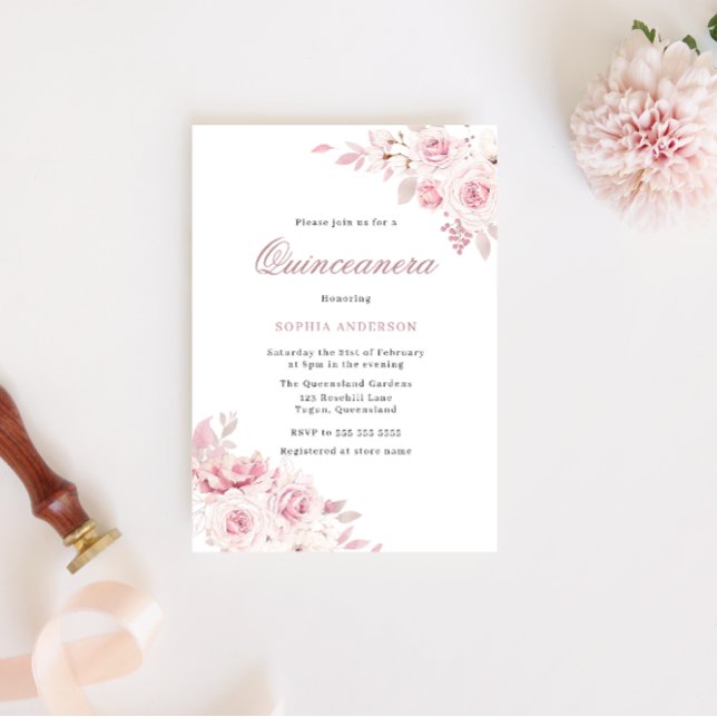 Gentle Blush Elegante Blume Quinceanera Party Einladung (Von Creator hochgeladen)