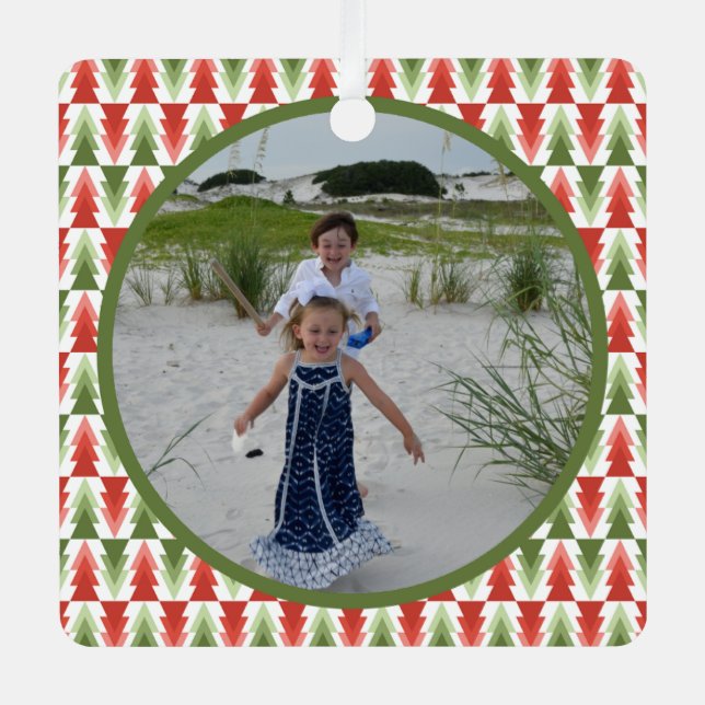 Geometric Christmas Tree Grove Ornament Aus Metall (Vorderseite)
