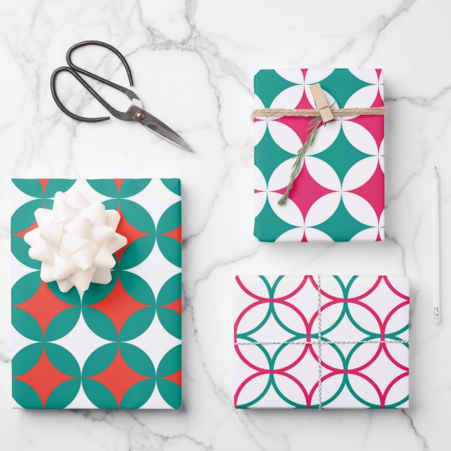 Geometric Classic Red Green White Christmas Geschenkpapier Set (Vorderseite)