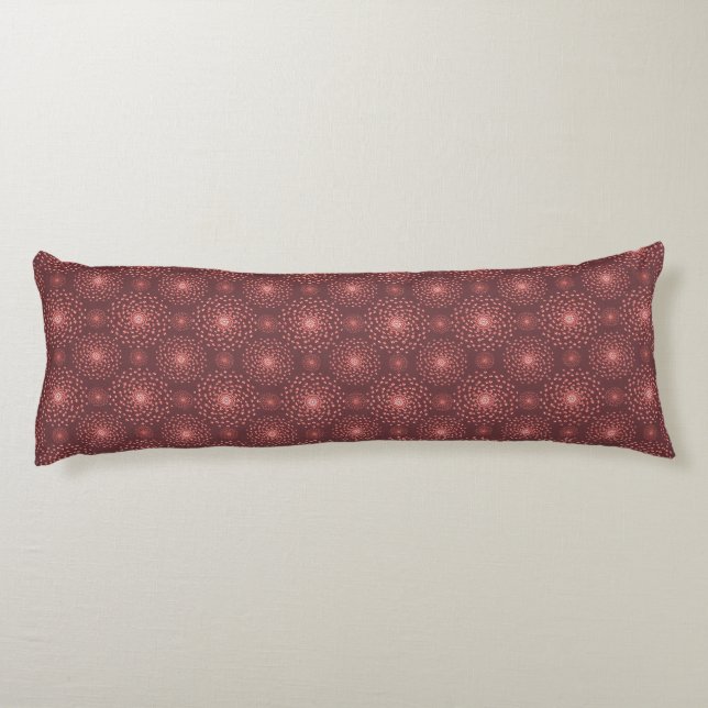 Geometric Ethnic Pattern Body Pillow – Burgundy Re Seitenschläferkissen (Rückseite)