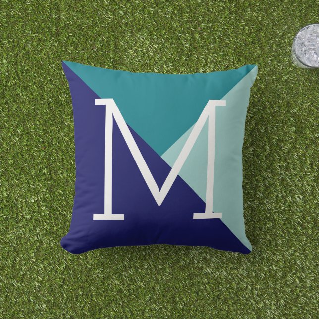 geometric triangles & initial, blue kissen (Golfball-Marker)