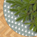 Geometric Xmas Tree Pattern Minimum Sage Green | Polyester Weihnachtsbaumdecke<br><div class="desc">Minimalistischer,  kühner und einfacher Weihnachtsbaumgestalterskandinavischer Designstil mit Weihnachtsbaum-Silhouette. Das moderne,  minimale und kühne Design hebt sich von den traditionellen Weihnachtsdesigns ab und ist die perfekte Wahl für die festliche Saison. In markantem Salbei - auch in anderen Farben erhältlich. | #scandi #scandinaviandesign #hygge #minimalist #bold #modern #simple #christmastream</div>