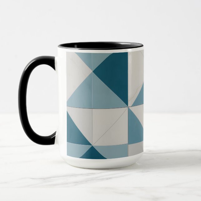 Geometrisch gestaltete Tasse (Links)
