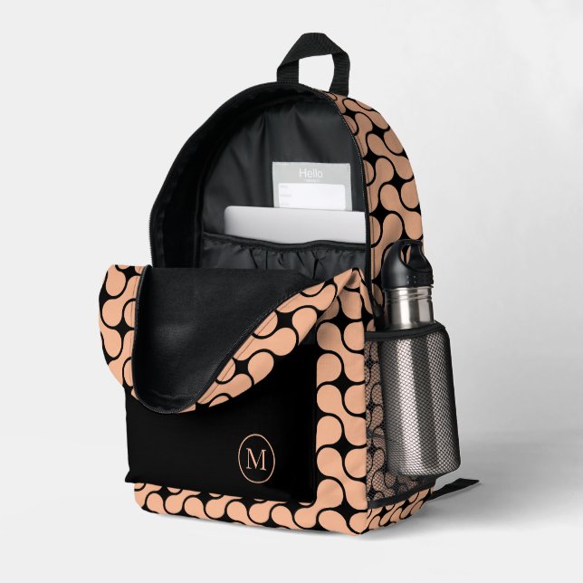 Geometrisch-moderne Peach Black Monogram Bedruckter Rucksack (Rückseitige Ecke links (Offen) )