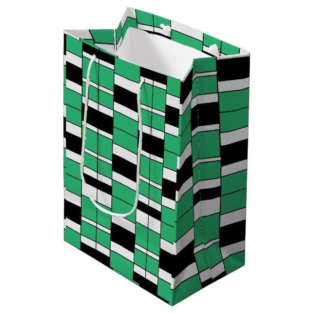Geometrisch, schwarz, grün Mitte Mittlere Geschenktüte (Vorderseite Schrägansicht)