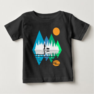 Geometrische Berge und ein Hundeausführer Baby T-shirt