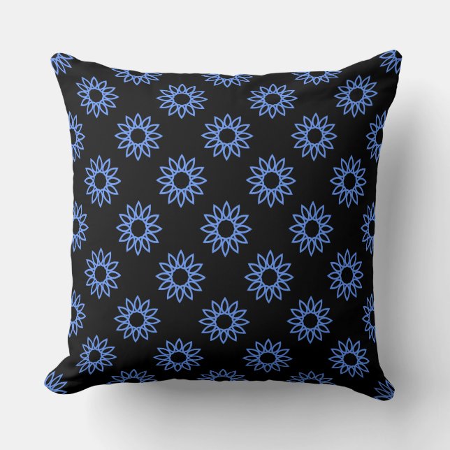 Geometrische Blume 01 - Baby Blue on Black Kissen (Vorderseite)