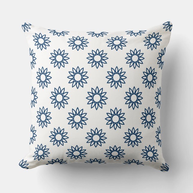 Geometrische Blume 01 - Shibori Blue on White Kissen (Vorderseite)