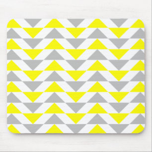Geometrische Dreiecke Gelb, Grau, weißes Muster Mousepad
