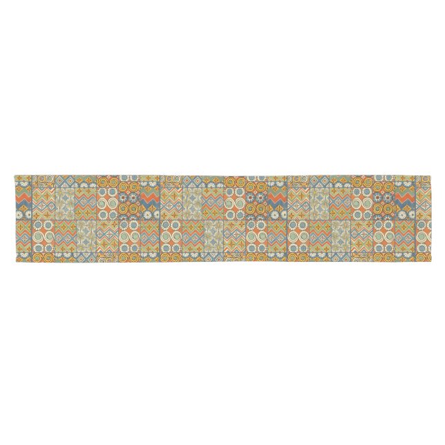 Geometrische farbenfrohe antike ägyptische Grafik Kurzer Tischläufer (Horizontal)