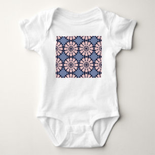 Geometrische Formen: Dekoratives Nahtloses Muster. Baby Strampler