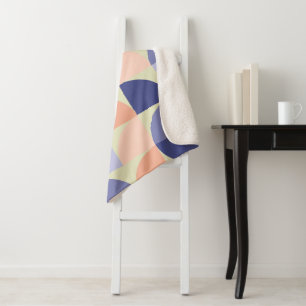 Geometrische Grafikdesign-Formen Lila und Korall Sherpadecke