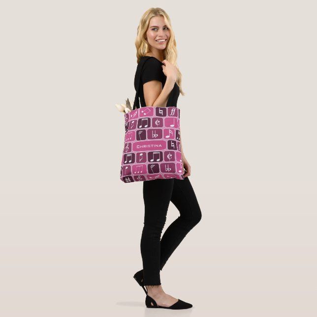Geometrische Musiknoten rosa Tasche (Am Model)
