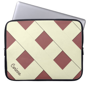 Geometrische, pastellgelbe Linien mit Namen Laptopschutzhülle