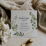 Geometrischer Gold tropischer grüner Junggeselinne Einladung<br><div class="desc">Dieses geometrische,  goldgelbe,  grüne Junggeselinnen-Abschied lädt zu einem einfachen Bachelorette-Fest ein. Das Design besticht durch handbemalte grüne Blätter,  die einen goldenen geometrischen Rahmen schmücken.</div>