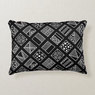 geometrischer Schwarz-Weiß-Hintergrund mit Hand d Dekokissen