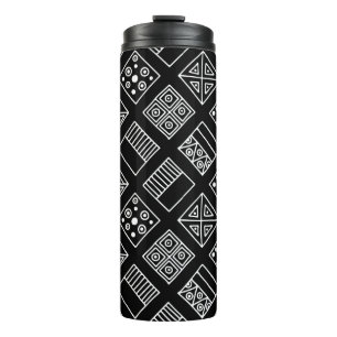 geometrischer Schwarz-Weiß-Hintergrund mit Hand d Thermosbecher