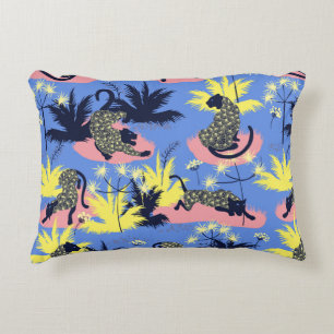 Geometrisches Design aus Tiger und Leopard Dekokissen