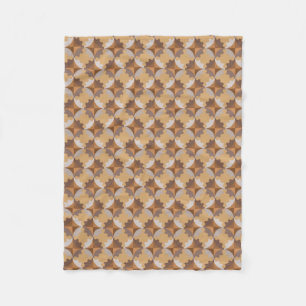 GEOMETRISCHES DESIGN. FLEECEDECKE