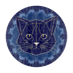 Geometrisches Katzen-Design umgeben von goldenen S Schneidebrett