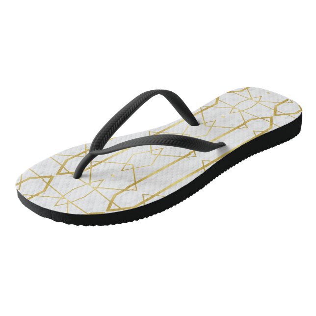 Geometrisches Muster aus weißem Marmor und Gold Flip Flops (Schrägansicht)