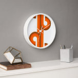 Geometrisches Muster für Abstrakte Wellenstreifen Uhr<br><div class="desc">Schöne zeitgenössische sienna terra cotta orange, dunkelgelb und braun farbige geometrische kreisen formen kunstmuster. Elegantes, stilvolles und eklektisches minimalistisches Design für den künstlerischen Innenarchitekten, den künstlerischen Dekorator, den beliebten angesagten Trendsetter, den Vintagen Retro-Stil oder den abstrakten geometrischen Motiv-Liebhaber. Entdecken Sie dieses Design mit den Farben der Innendekoration und dekorieren Sie...</div>