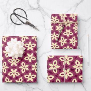 Geometrisches Muster für Blumen in Burgund und Cre Geschenkpapier Set