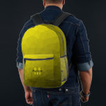 geometrisches Muster für gelbes Gefälle Monogramm Bedruckter Rucksack<br><div class="desc">Geometrisches Muster für die geometrische Maschenprobe mit gelbem Farbverlauf, Monogramm gedruckter Rucksack. Coole Mode Accessoires Tasche für jeden. Gelbes dreieckiges geometrisches Netz mit hellen bis dunklen ombre Farbverlauf. Erstellen Sie einen einzigartigen und personalisierten Rucksack mit einer benutzerdefinierten Touch! Modernes Monogramm mit Ihrem Initial und Ihrem Namen für diesen persönlichen Flair....</div>