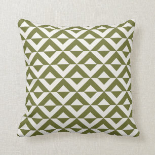 Geometrisches Muster für Olive Green und Cream Tri Kissen