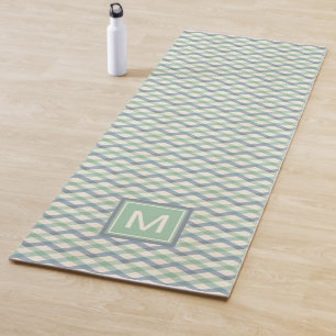Geometrisches Pastellmuster des Monogramm-  Yogamatte