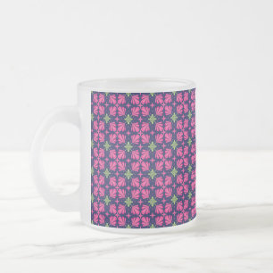 Geometrisches rosa Blumenblatt abstraktes Muster Mattglastasse