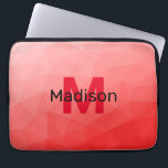 Geometrisches rotes Gradientenmuster Monogramm Laptopschutzhülle<br><div class="desc">Monogram Personalize mit Ihrem benutzerdefinierten Initial und Namen. geometrisches Gefälle mit rotem Gefälle. Dreieck geometrische Masche mit dunkelroten Ober-Farbverlauf,  Muster,  Ober,  Masche,  Dreiecke,  Geometrie,  Gefälle,  cool,  Dreieck,  hell,  rot</div>
