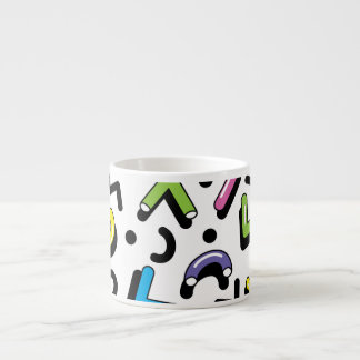 Geometrisches Spiel: Muster der Doodle-Formen Espressotasse