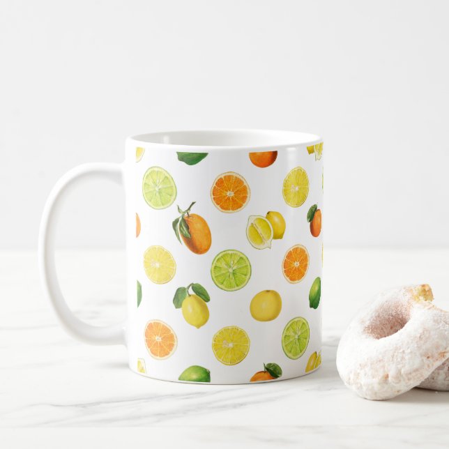 Geometrisches Zitrusfrucht-Erfrischungsmuster Kaffeetasse (Mit Donut)