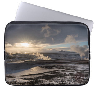 Geothermale Winterlandschaft Laptopschutzhülle