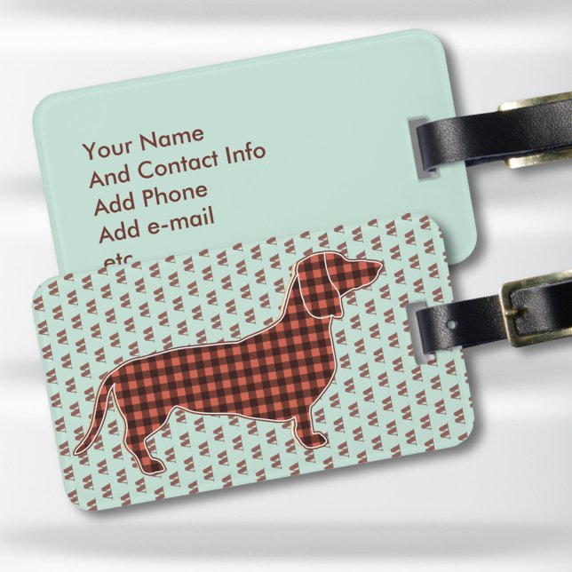 Gepäckanhänger mit individuellem Dachshund-Muster  (Monogram dachshund luggage tag with contact details. Get this black and tan gingham dachshund!)