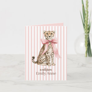 Gepard mit rosa Schleife und Streifen-Monogramm