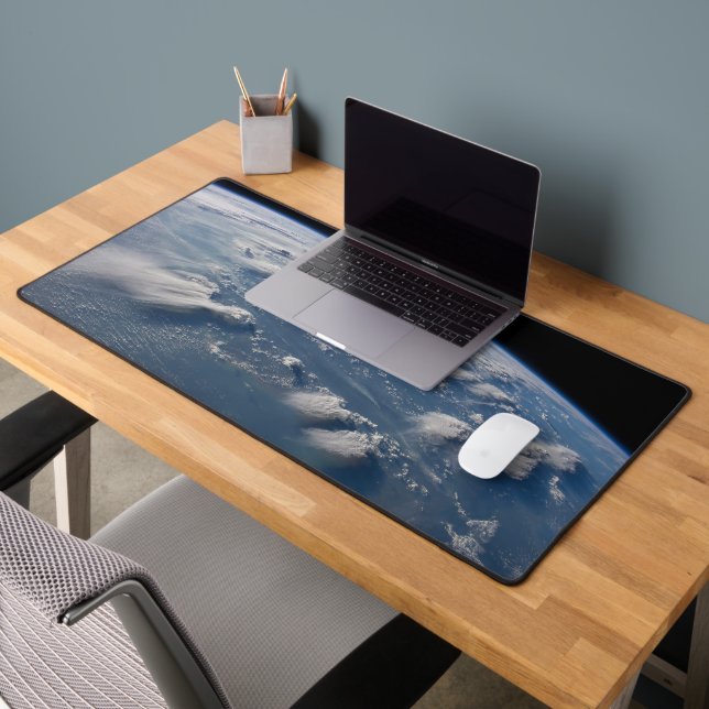 Geplünderte Anvillen der Erde auf Südborneo. Schreibtischunterlage (Büro 2)