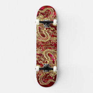 geprägter goldener Drache auf rotem Satin-Druck Skateboard