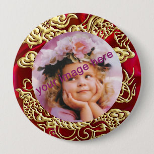Geprägter goldener Drache auf rotem Satin-Texturdr Button