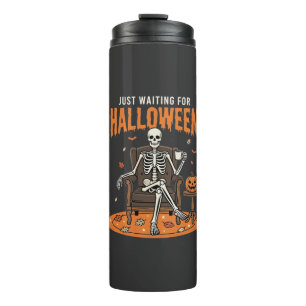 Gerade auf Halloween wartendes Skelett-Design_1 Thermosbecher