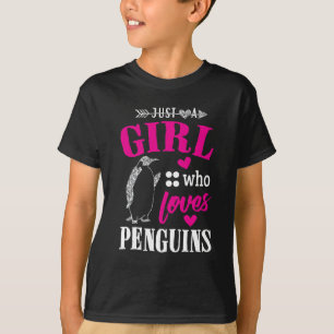 Gerade ein Mädchen das LiebenPenguins T-Shirt